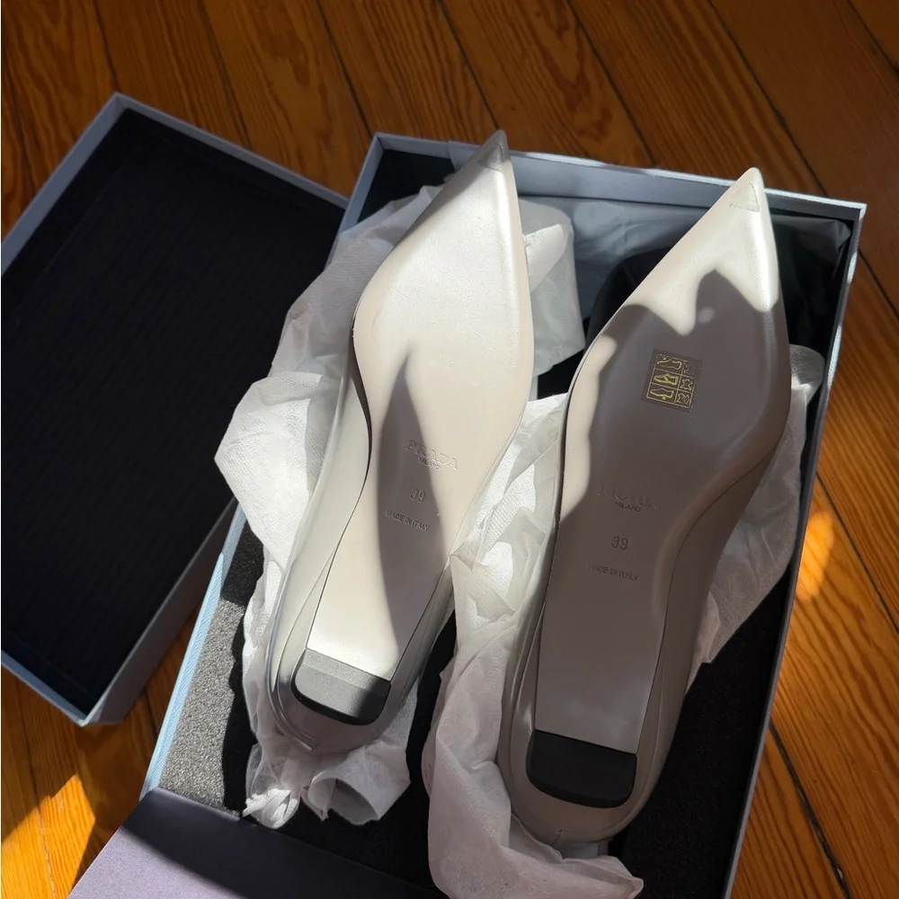 Prada Cream Pointed-Toe Floral Embellished Flats - Picture 7 of 9